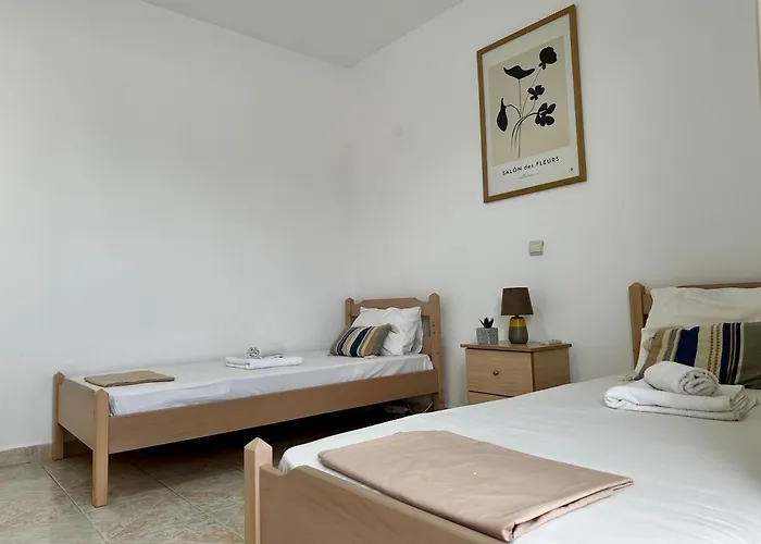 Elgreco In Center, Rustic & Spacious 