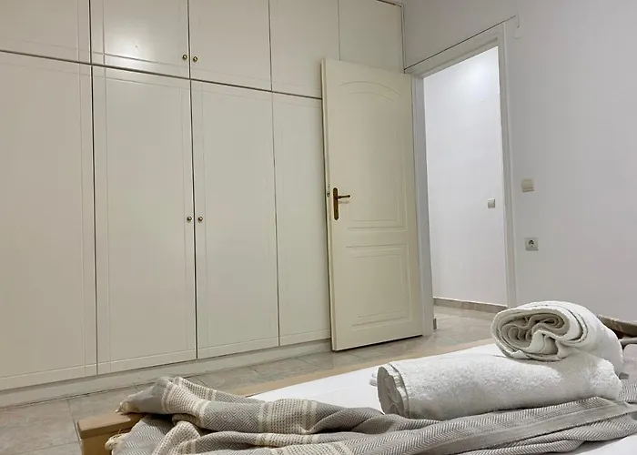 Elgreco In Center, Rustic & Spacious 