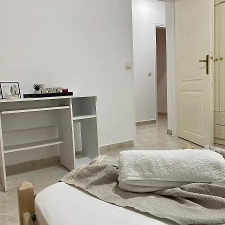 Lejlighed Elgreco In Center, Rustic & Spacious 